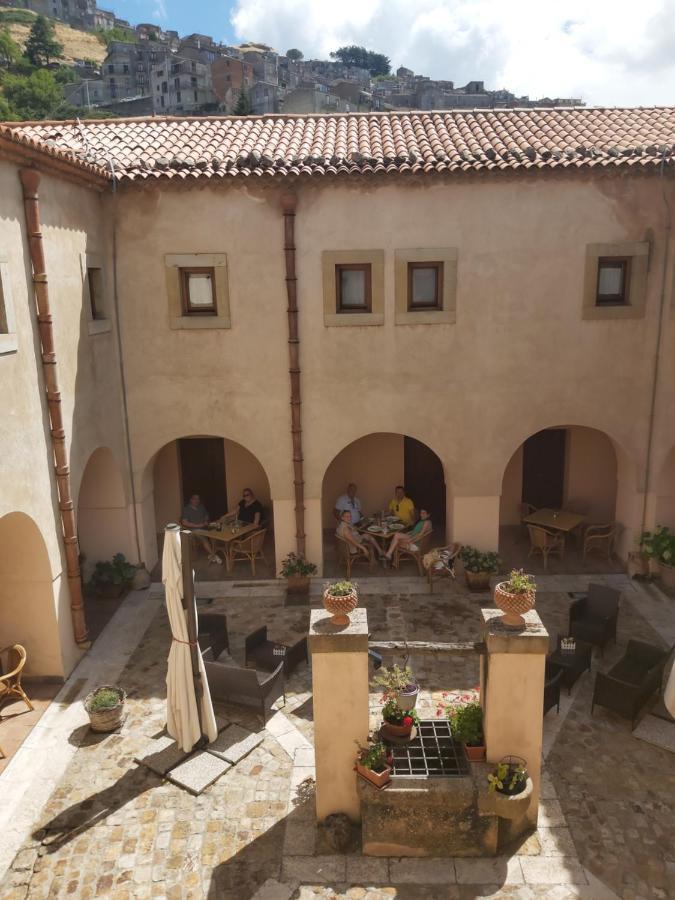 Al Convento Hotel San Mauro Castelverde Екстериор снимка